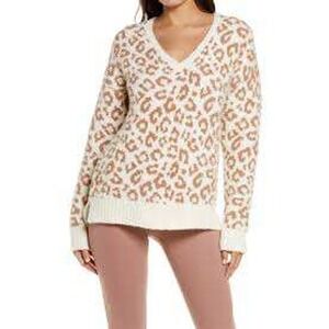 UGG Cecilia V-neck Fuzzy Plush‎ Sweater Leopard